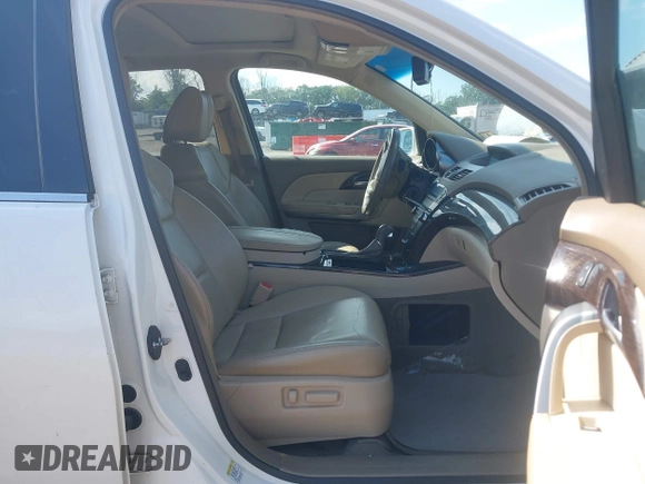 2013 Acura MDX with VIN 2HNYD2H24DH524918, listed as a IAAI auction lot 42602735 with Not provided miles and . Bid and sale history available at DreamBid. Image 5.