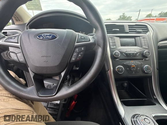 2017 Ford Fusion SE z VIN 3FA6P0HD3HR335333, wystawiony jako Copart lot #58443285 z przebiegiem 158 326 mil mil oraz Czysty tytuł • Clean title. Historia ofert i sprzedaży dostępna na DreamBid. Obrazek 9.