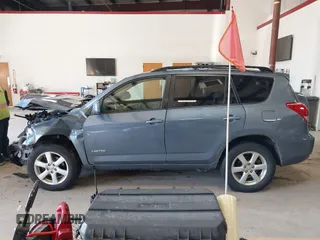 2007 Toyota RAV4 Limited with VIN JTMBK31VX75027962, listed as a IAAI auction lot 41664414 with 155,433 mi miles. Bid and sale history available at carsss.com. Image 14.
