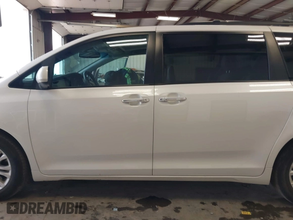 2017 Toyota Sienna XLE Auto Access Seat with VIN 5TDYZ3DC7HS874630, listed as a IAAI auction lot 42027737 with 122,952 mi miles. Bid and sale history available at carsss.com. Image 14.