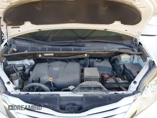 2017 Toyota Sienna LE Auto Access Seat with VIN 5TDKZ3DC5HS820717, listed as a IAAI auction lot 41884712 with 42,592 mi miles. Bid and sale history available at carsss.com. Image 10.