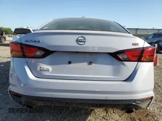2024 Nissan Altima SR z VIN 1N4BL4CV9RN350232, wystawiony jako Copart lot #52239325 z przebiegiem 20 139 mil mil oraz Szkoda całkowita • Salvage title. Historia ofert i sprzedaży dostępna na DreamBid. Obrazek 6.