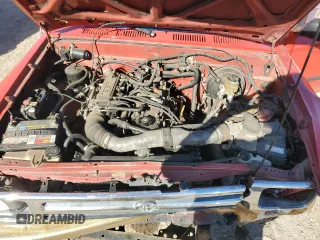 1992 Toyota Pickup DLX z VIN JT4RN93P1N5060207, wystawiony jako Copart lot #82868564 z przebiegiem 231 088 mil mil oraz Szkoda całkowita • Salvage title. Historia ofert i sprzedaży dostępna na DreamBid. Obrazek 13.
