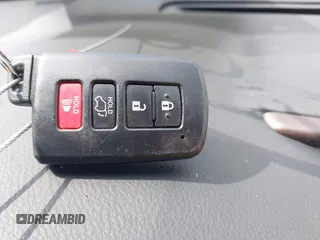 2019 Toyota Highlander SE with VIN 5TDJZRFH2KS975689, listed as a IAAI auction lot 42250723 with 88,043 mi miles and . Bid and sale history available at DreamBid. Image 11.
