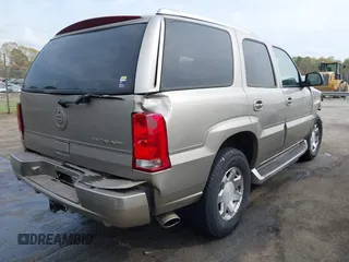 2002 Cadillac Escalade z VIN 1GYEK63N02R131870, wystawiony jako IAAI lot #41889300 z przebiegiem 328 013 mil mil oraz . Historia ofert i sprzedaży dostępna na DreamBid. Obrazek 4.