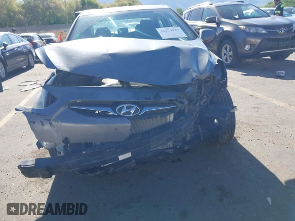 2013 Hyundai Accent GLS z VIN KMHCT4AE1DU542207, wystawiony jako IAAI lot #42174737 z przebiegiem 143 757 mil mil oraz . Historia ofert i sprzedaży dostępna na DreamBid. Obrazek 13.