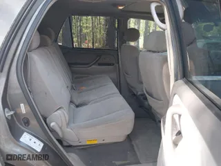 2004 Toyota Sequoia SR5 with VIN 5TDZT34A14S234332, listed as a IAAI auction lot 42044105 with 218,575 mi miles. Bid and sale history available at carsss.com. Image 8.