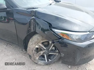 2024 Nissan Sentra SV z VIN 3N1AB8CV9RY378425, wystawiony jako IAAI lot #42288135 z przebiegiem 21 934 mil mil oraz . Historia ofert i sprzedaży dostępna na DreamBid. Obrazek 6.