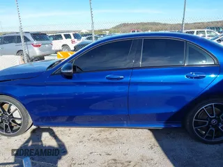 2019 Mercedes-Benz C 300 with VIN 55SWF8EB4KU293518, listed as a IAAI auction lot 40725296 with 61,745 mi miles and . Bid and sale history available at carsss.com. Image 14.