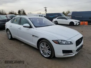 2016 Jaguar XF 35t Prestige with VIN SAJBK4BV6GCY18412, listed as a Copart auction lot 80881134 with 91,657 mi miles and Clean Title. Bid and sale history available at carsss.com. Image 4.