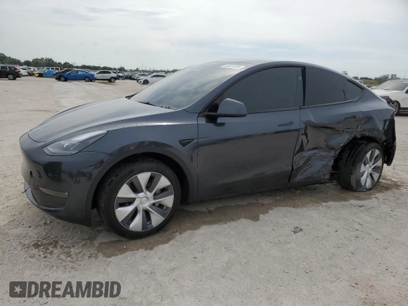 2024 Tesla Model Y Long Range with VIN 7SAYGDEE3RA253354, listed as a Copart auction lot 50524105 with 10,353 mi miles and Salvage Title. Bid and sale history available at DreamBid. Image 1.