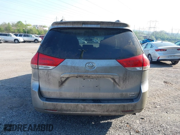 2011 Toyota Sienna LE with VIN 5TDJK3DC9BS012944, listed as a IAAI auction lot 42106998 with 108,700 mi miles. Bid and sale history available at carsss.com. Image 17.