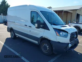 2019 Ford Transit z VIN 1FTYR1CM7KKB27462, wystawiony jako IAAI lot #41644752 z przebiegiem 94 260 mil mil oraz . Historia ofert i sprzedaży dostępna na DreamBid. Obrazek 1.