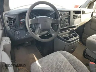 2006 Chevrolet Express Passenger with VIN 1GAHG39U261200900, listed as a Copart auction lot 81040404 with 68,221 mi miles and Salvage title. Bid and sale history available at DreamBid. Image 8.