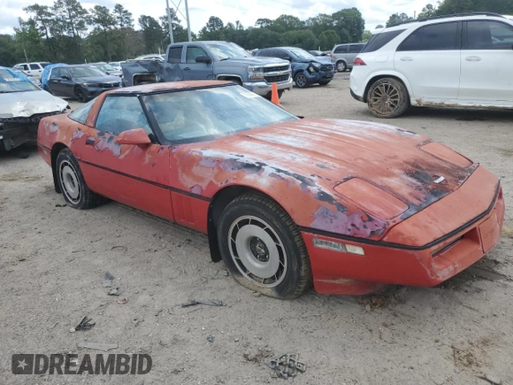 1984 Chevrolet Corvette z VIN 1G1AY0786E5125578, wystawiony jako Copart lot #58390705 z przebiegiem 79 392 mil mil oraz Czysty tytuł • Clean title. Historia ofert i sprzedaży dostępna na DreamBid. Obrazek 4.