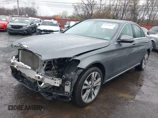 2019 Mercedes-Benz C 300 z VIN 55SWF8EBXKU291272, wystawiony jako IAAI lot #41976071 z przebiegiem 59 100 mil mil oraz . Historia ofert i sprzedaży dostępna na DreamBid. Obrazek 6.