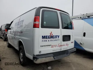 2021 GMC Savana Cargo Van with VIN 1GTW7AFP7M1247760, listed as a Copart auction lot 48441295 with 49,586 mi miles and Salvage Title. Bid and sale history available at carsss.com. Image 2.
