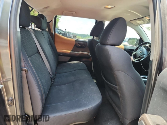 2017 Toyota Tacoma SR5 with VIN 3TMAZ5CNXHM044286, listed as a Copart auction lot 61455145 with 112,079 mi miles and Salvage title. Bid and sale history available at DreamBid. Image 10.