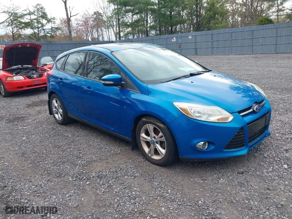 2012 Ford Focus SE with VIN 1FAHP3K23CL125307, listed as a IAAI auction lot 42056610 with 122,204 mi miles. Bid and sale history available at carsss.com. Image 1.