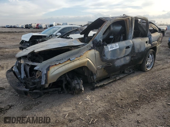 2003 Chevrolet TrailBlazer LS with VIN 1GNDS13SX32263238, listed as a Copart auction lot 44041185 with 213,880 mi miles and Non Repairable. Bid and sale history available at DreamBid. Image 1.