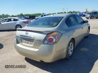 2009 Nissan Altima 2.5 S with VIN 1N4AL21E69N532960, listed as a IAAI auction lot 42036746 with 245,637 mi miles. Bid and sale history available at carsss.com. Image 4.