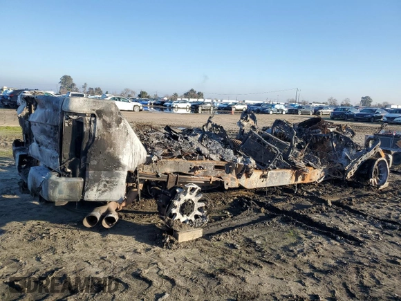 2022 Ford F-250 XL z VIN 1FT8W2BT8NED61071, wystawiony jako Copart lot #41695165 z przebiegiem Nie podano mil oraz Nie do naprawy • Non repairable. Historia ofert i sprzedaży dostępna na DreamBid. Obrazek 3.