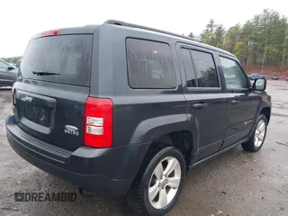 2014 Jeep Patriot Latitude with VIN 1C4NJRFB6ED689459, listed as a IAAI auction lot 42197469 with 202,899 mi miles. Bid and sale history available at carsss.com. Image 4.
