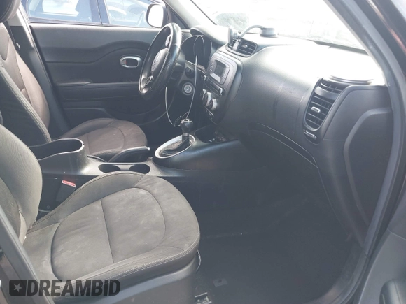 2015 Kia Soul z VIN KNDJN2A28F7169376, wystawiony jako IAAI lot #41910666 z przebiegiem 133 869 mil mil oraz . Historia ofert i sprzedaży dostępna na DreamBid. Obrazek 5.