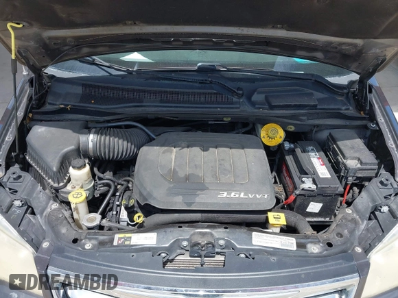2015 Chrysler Town & Country Limited Platinum with VIN 2C4RC1GG9FR528125, listed as a IAAI auction lot 41925382 with 126,796 mi miles. Bid and sale history available at carsss.com. Image 10.