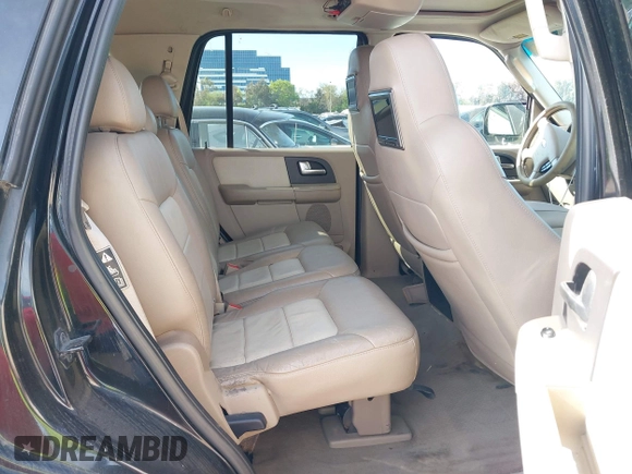 2003 Ford Expedition Eddie Bauer with VIN 1FMFU18L03LA54089, listed as a IAAI auction lot 41842194 with 33,834 mi miles. Bid and sale history available at carsss.com. Image 8.