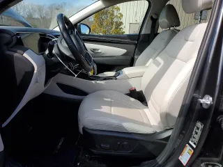 2023 Hyundai Tucson SEL z VIN 5NMJFCAE2PH196581, wystawiony jako Copart lot #48885265 z przebiegiem 44 171 mil mil oraz Szkoda całkowita • Salvage title. Historia ofert i sprzedaży dostępna na DreamBid. Obrazek 7.