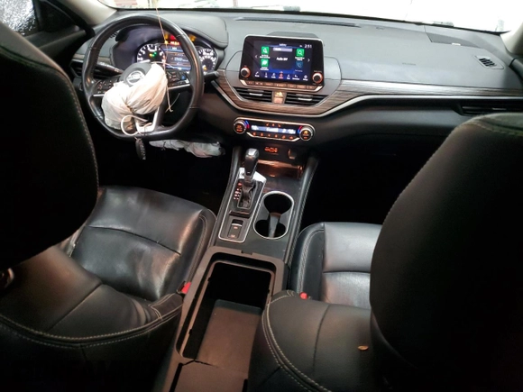 2020 Nissan Altima 2.5 SL with VIN 1N4BL4EV1LC163406, listed as a Copart auction lot 84142534 with 107,249 mi miles and Non Repairable. Bid and sale history available at carsss.com. Image 8.