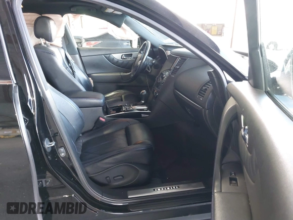 2016 Infiniti QX70 z VIN JN8CS1MW2GM752589, wystawiony jako IAAI lot #41826357 z przebiegiem 142 469 mil mil oraz . Historia ofert i sprzedaży dostępna na DreamBid. Obrazek 5.