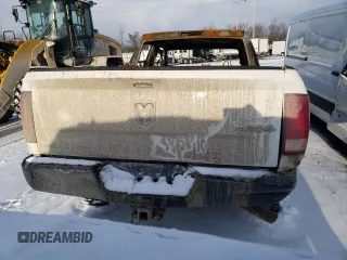 2015 Ram 2500 Tradesman z VIN 3C6UR5CJ4FG638403, wystawiony jako Copart lot #89338435 z przebiegiem Nie podano mil oraz Szkoda całkowita • Salvage title. Historia ofert i sprzedaży dostępna na DreamBid. Obrazek 6.