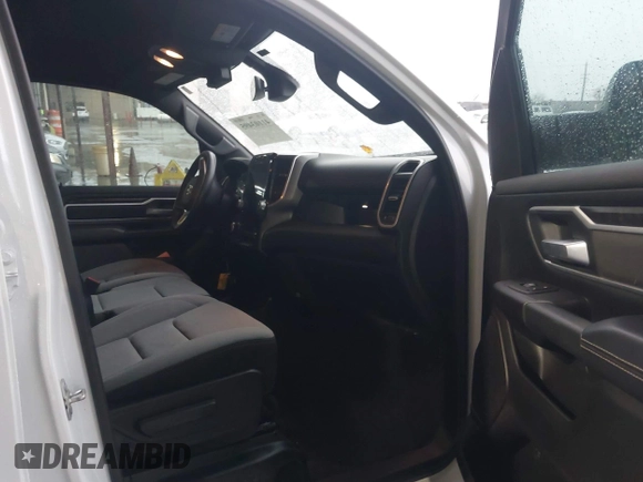 2023 Ram 1500 Big Horn z VIN 1C6RRFFG7PN698664, wystawiony jako IAAI lot #41103495 z przebiegiem 34 307 mil mil oraz . Historia ofert i sprzedaży dostępna na DreamBid. Obrazek 5.