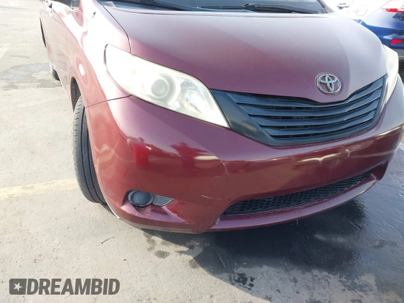 2011 Toyota Sienna with VIN 5TDZK3DCXBS157316, listed as a IAAI auction lot 41240896 with 117,437 mi miles. Bid and sale history available at carsss.com. Image 6.