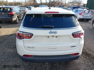 2019 Jeep Compass Latitude with VIN 3C4NJDBB8KT742273, listed as a IAAI auction lot 41160958 with 75,688 mi miles. Bid and sale history available at carsss.com. Image 16.