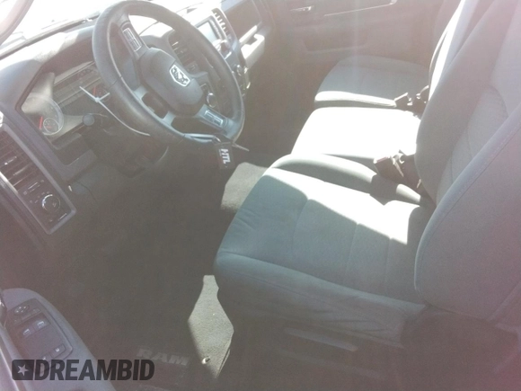 2015 Ram 1500 Tradesman z VIN 3C6JR6AT9FG517217, wystawiony jako Copart lot #81830944 z przebiegiem 112 380 mil mil oraz Czysty tytuł • Clean title. Historia ofert i sprzedaży dostępna na DreamBid. Obrazek 7.