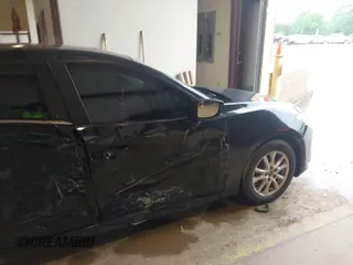 2015 Mazda 3 i Touring z VIN 3MZBM1V70FM163050, wystawiony jako IAAI lot #42236590 z przebiegiem 123 233 mil mil oraz . Historia ofert i sprzedaży dostępna na DreamBid. Obrazek 19.