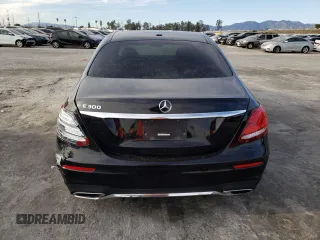 2019 Mercedes-Benz E-Class E 300 with VIN WDDZF4JB8KA642319, listed as a Copart auction lot 71752612 with 40,500 mi miles. Bid and sale history available at carsss.com. Image 6.
