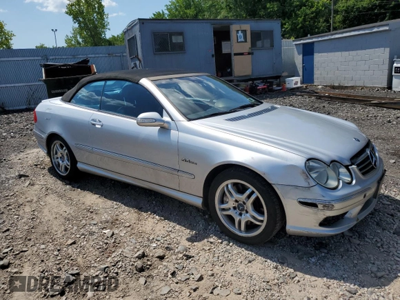 2004 Mercedes-Benz CLK 55 AMG with VIN WDBTK76G14T011421, listed as a Copart auction lot 65686025 with 135,399 mi miles and Salvage title. Bid and sale history available at DreamBid. Image 4.