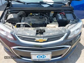2018 Chevrolet Sonic LT z VIN 1G1JD5SH7J4119014, wystawiony jako IAAI lot #42320707 z przebiegiem 88 296 mil mil oraz . Historia ofert i sprzedaży dostępna na DreamBid. Obrazek 10.