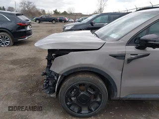 2025 Kia Sorento X-Line SX Prestige z VIN 5XYRKDJF9SG329417, wystawiony jako IAAI lot #41860763 z przebiegiem 1 753 mil mil oraz . Historia ofert i sprzedaży dostępna na DreamBid. Obrazek 19.
