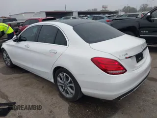 2018 Mercedes-Benz C 300 z VIN WDDWF4JB3JR389395, wystawiony jako IAAI lot #41190433 z przebiegiem 69 751 mil mil oraz . Historia ofert i sprzedaży dostępna na DreamBid. Obrazek 3.