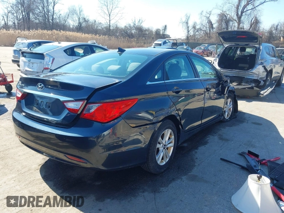 2013 Hyundai Sonata GLS z VIN 5NPEB4AC0DH664033, wystawiony jako IAAI lot #41700987 z przebiegiem 106 266 mil mil oraz . Historia ofert i sprzedaży dostępna na DreamBid. Obrazek 4.