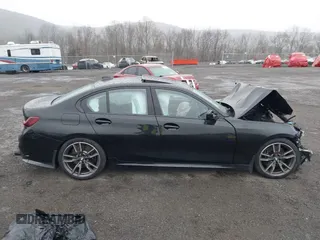 2020 BMW 3 Series M340i z VIN WBA5U7C03LFH93116, wystawiony jako IAAI lot #41826452 z przebiegiem Nie podano mil oraz . Historia ofert i sprzedaży dostępna na DreamBid. Obrazek 13.