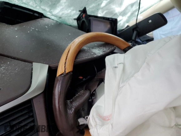 2016 Lexus RX 350 z VIN JTJBZMCA8G2002570, wystawiony jako Copart lot #44584935 z przebiegiem Nie podano mil oraz Szkoda całkowita • Salvage title. Historia ofert i sprzedaży dostępna na DreamBid. Obrazek 9.