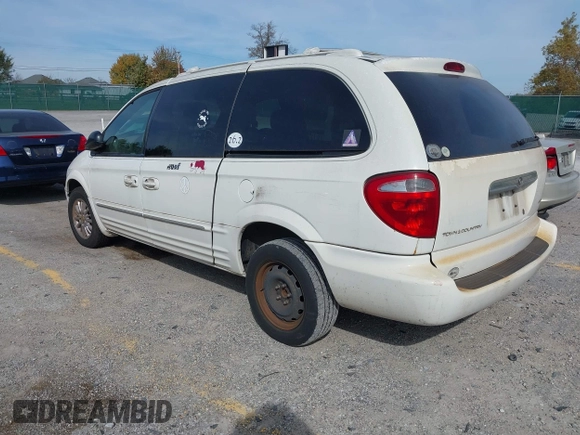 2002 Chrysler Town & Country Limited with VIN 2C8GP64L82R797610, listed as a IAAI auction lot 40712041 with 133,892 mi miles. Bid and sale history available at carsss.com. Image 3.