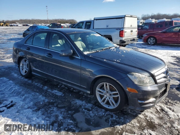 2013 Mercedes-Benz C 250 Sport z VIN WDDGF4HB3DA865383, wystawiony jako Copart lot #87461924 z przebiegiem 51 597 mil mil oraz Szkoda całkowita • Salvage title. Historia ofert i sprzedaży dostępna na DreamBid. Obrazek 4.