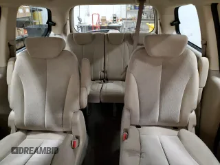 2009 Kia Sedona LX with VIN KNDMB233X96300720, listed as a Copart auction lot 52724825 with 134,502 mi miles and Clean Title. Bid and sale history available at carsss.com. Image 10.